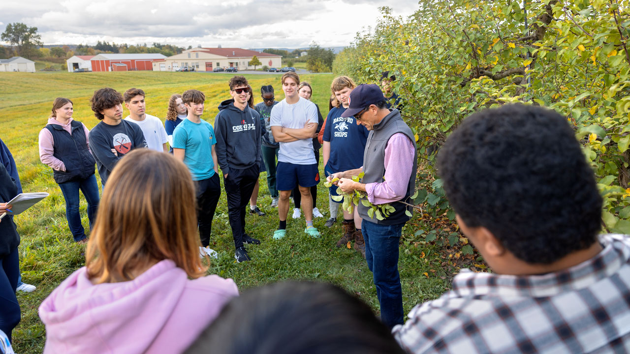Plant Science 1101 class visit to Cornell Orchards with Bill Miller and Gregory Peck